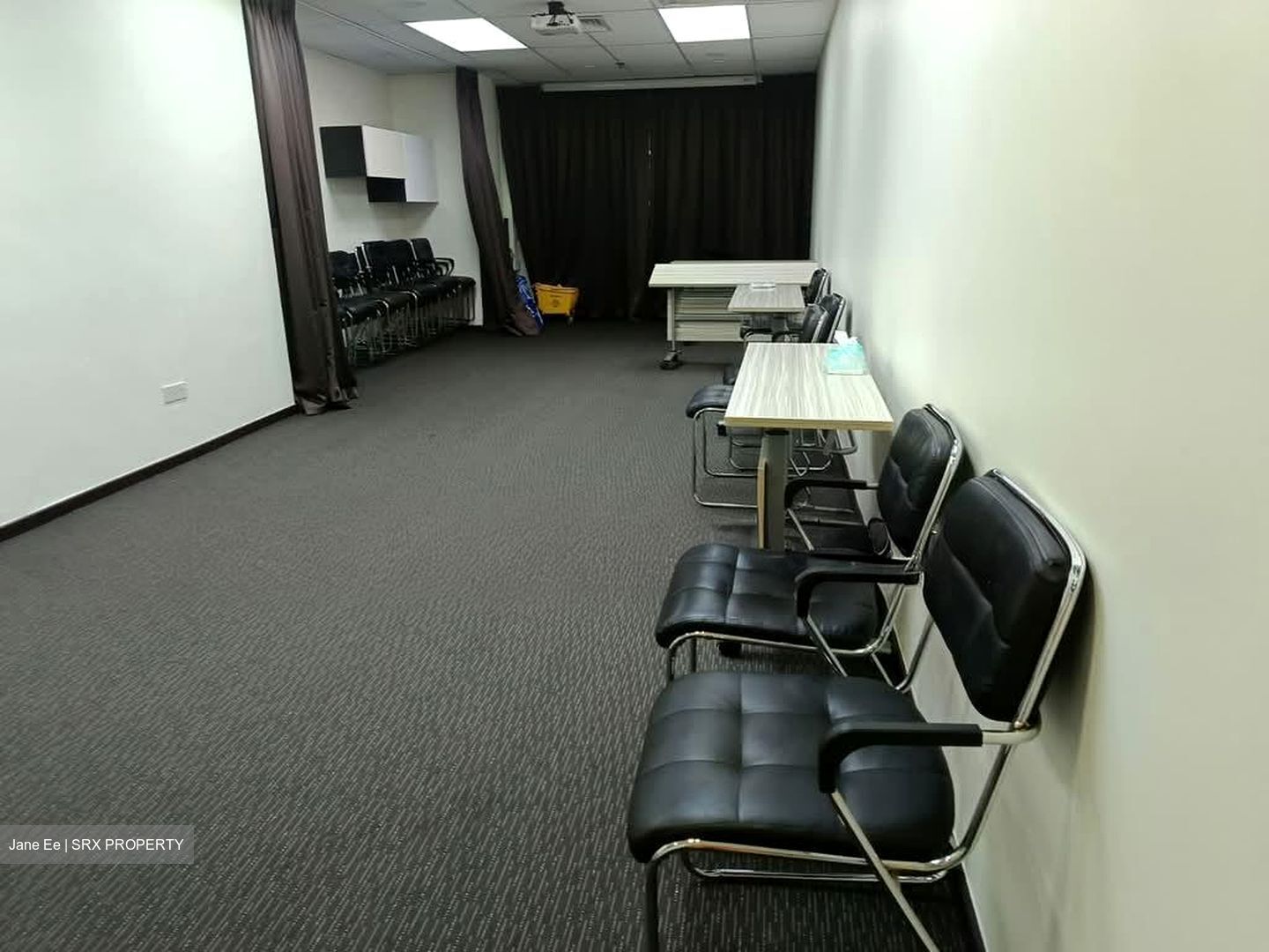 International Plaza (D2), Office #559885831